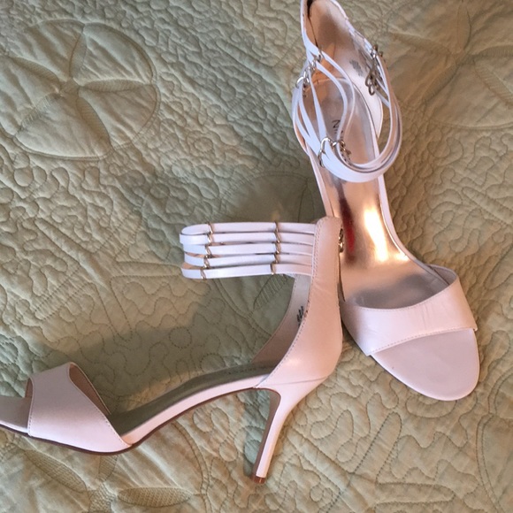 Shoes - Picture 2 of 4